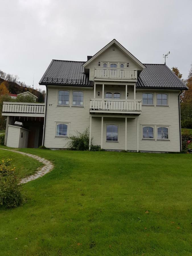 Solbakken 27 Apartment Lyngseidet エクステリア 写真